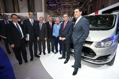 Gölcük’te üretilecek Ford’un yeni konsept aracı Tourneo Custom, Ford Otosan ve Türkiye’yi gururlandırdı.