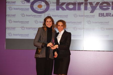 “11. İnsana Saygı Ödülünü”nü Otomotiv Ana Sanayinde Karsan Almaya Hak Kazandı.