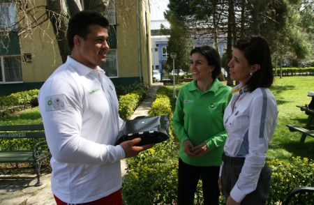 BP Türkiye ekibinden Milli Güreşci Rıza’ya moral ziyareti.