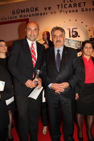 Çelik Motor’a Tüketici Memnuniyetini  İlke Edinen Firma Ödülü.