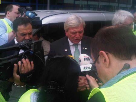 Opel Avrupa Başkan Yardımcısı ve Hessen Eyaleti Başbakanı Bursa’da Combo Bandını Ziyaret Etti.