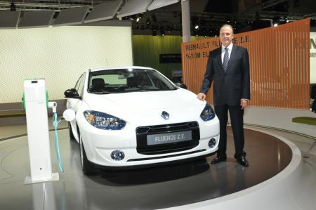 ELEKTRİK MOTORLU FLUENCE Z.E.  NİHAİ TÜKETİCİYE SATIŞA SUNULUYOR .
