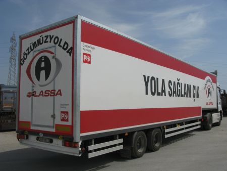 “Yola Sağlam Çık” sloganıyla Lassa, uzun yol şoförlerinin sağlıkla ve güvenle trafiğe çıkmalarını sağlamak için Türkiye’yi karış karış gezecek