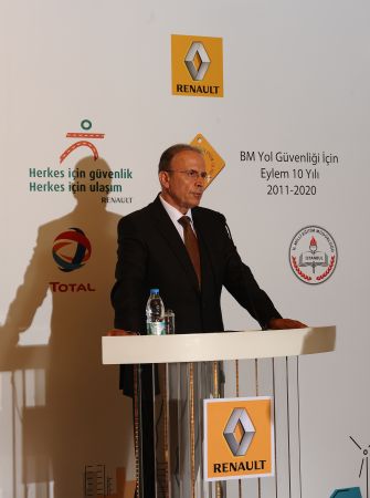 Liseliler yol güvenliği için harekete geçti,ortaya topluma örnek 10 proje çıktı!