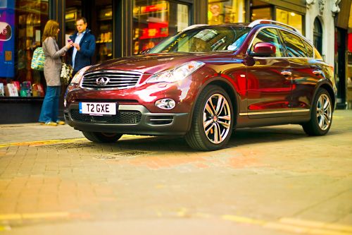 INFINITI sıra dışı modelleri ile Paris Otomobil Fuarı’nda