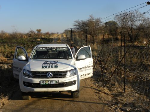 Goodyear, çelikten güçlü lastiği ileGüney Afrika’daki gergedanları koruyor…