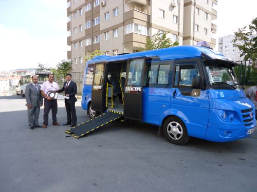 İSTANBUL MİNİBÜSLERİNİN ENGELLİ ERİŞİMİNE UYUM SÜRECİNDE KARSAN’DAN İLK TESLİMAT GELDİ!