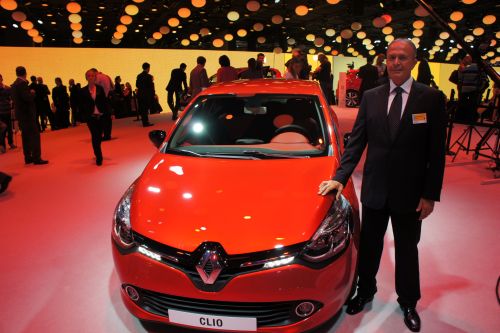 Renault, Paris Otomobil Fuarı’nda İlk Gösterimler ve Yeniliklerle Otomobilseverlerle Buluşuyor….