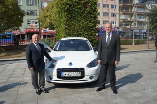 Kadıköy Belediyesi’ne 4 Adet Renault Fluence Z.E. teslim edildi