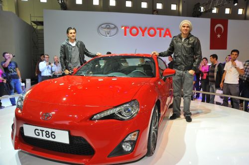 BEŞİKTAŞ’IN YILDIZLARI  AUTOSHOW’DA TOYOTA STANDINDAYDI
