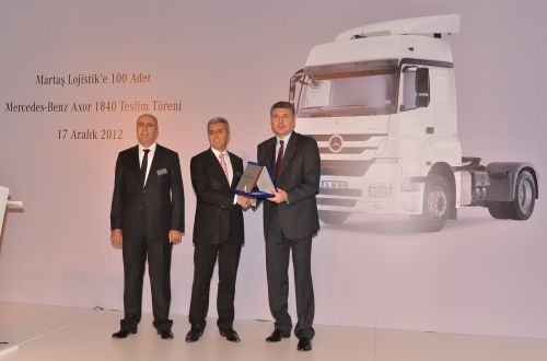 Mercedes-Benz Türk’ten Martaş Lojistik’e 100 adet Axor