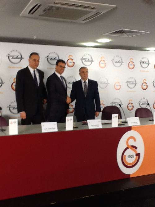 Galatasaray ile Opel Sponsorluk Anlaşması İmzaladı!