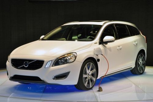 Volvo V60 Plug-in Hybrid Euro NCAP’te bir elektrikli otomobil için şimdiye kadar verilen en yüksek güvenlik
