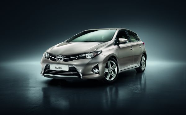 Toyota, Yeni Auris’te tasarımına güveniyor Gençler için yola çıkıyor