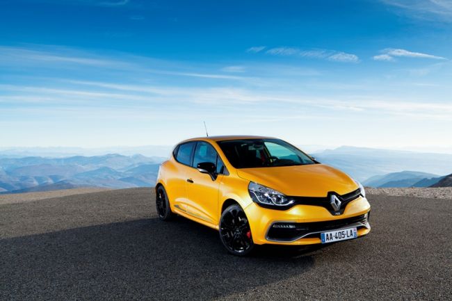 YENİ RENAULT CLIO R.S. 200 EDC  GÜNLÜK HAYATTA KEYİF VE PERFORMANS
