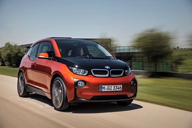 Dünyanın İlk Lüks Elektrikli Otomobili BMW i3,  Frankfurt’ta Arenaya Çıkıyor!