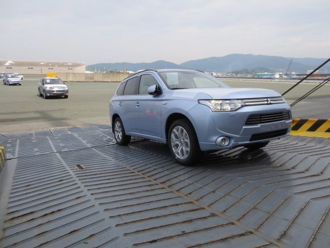 PLUG-IN-HYBRID MITSUBISHI OUTLANDER  AVRUPA’YA DOĞRU YOLA ÇIKTI