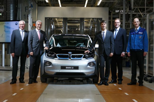İlk Lüks Elektrikli Otomobili BMW i3 Yollara Çıkmaya Hazır!