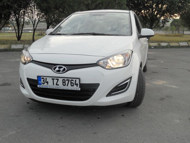 Hyundai i20 1.4 CVVT Vision Otomatik Vites; Yerli, Konforlu, Performanslı