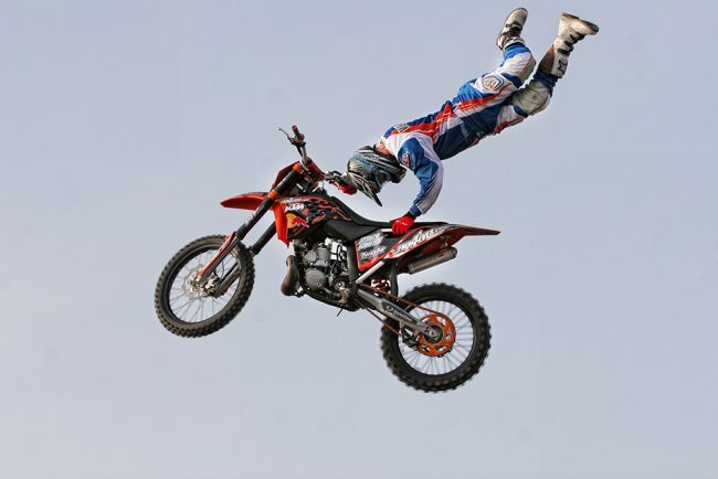 HIZLI, KİRLİ, HEYECANLI.. EN GÜZEL MOTORSPORLARI KARELERİ..