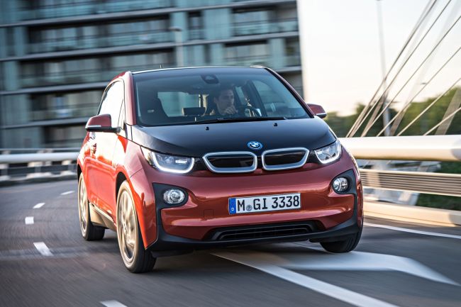 Dünyanın Uzaktan Kontrollü İlk Elektrikli Otomobili : BMW i3!
