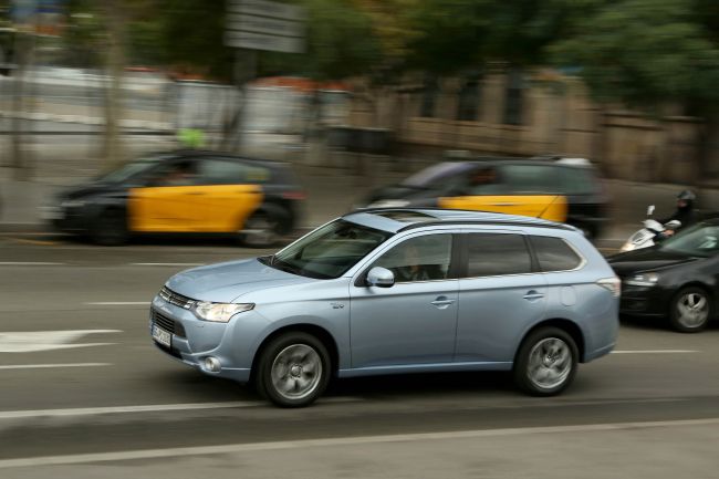 MITSUBISHI OUTLANDER PHEV AVRUPA’DA 8.197 ADET SATTI