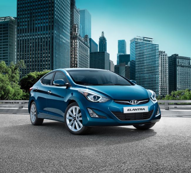 YENİLENEN HYUNDAI ELANTRA, BENZİNLİ VE DİZEL SEÇENEKLERİYLE TÜRKİYE’DE SATIŞA SUNULACAK
