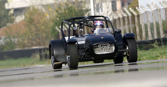 Gerçek yarış otomobilleriyle  sürüş deneyimi  Türkiye’de ilk kez “Motorsport Academy”de.