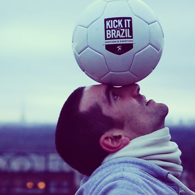 PEUGEOT #KickitToBrazil dünya turu organizasyonunu başlattı  Bir futbol topunun 5 kıtadaki olağanüstü yolculuğu