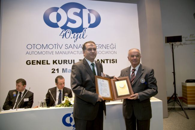 OSD’DEN HYUNDAI’YE ALTIN PLAKET