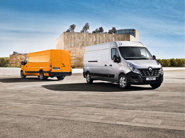 YENİ MASTER İLE RENAULT’NUN HAFİF TİCARİ ARAÇ YELPAZESİ YENİLENMEYE DEVAM EDİYOR