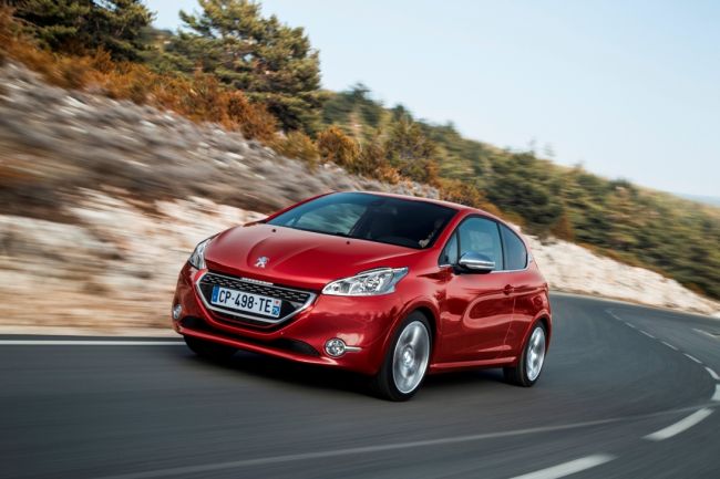 Lansmanının üzerinden bir yıl geçmeden  10 bininci PEUGEOT 208 GTi üretildi
