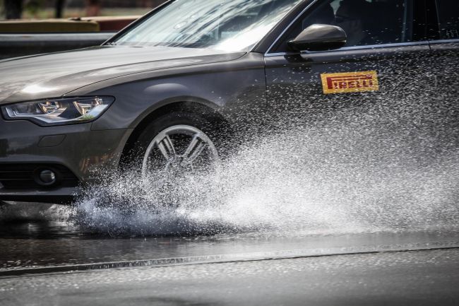 Pirelli bayram için yola çıkacakları uyarıyor