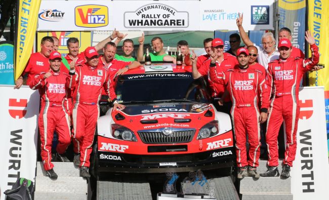 Skoda’dan Evinde Üçlü Zafer