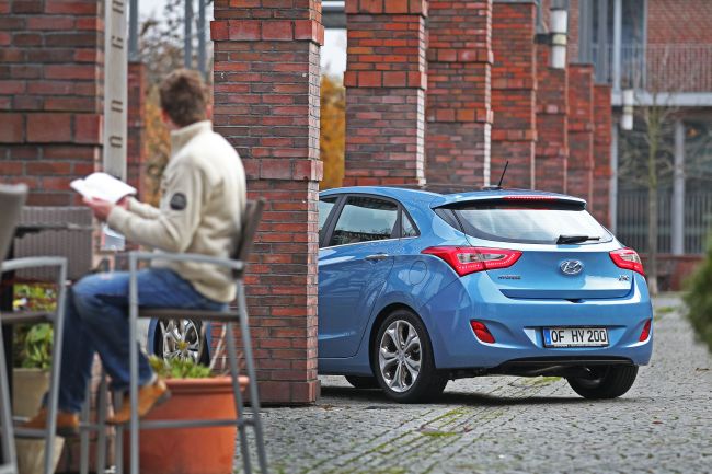 HYUNDAI i30, SENİNLE FARK YARATACAK
