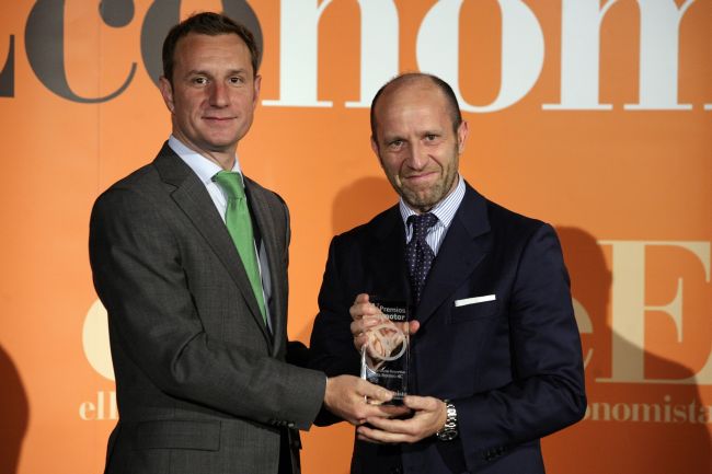 Alfa Romeo 4C Spider, Avusturya’da  “2014’ün En Güzel Otomobili” seçildi.