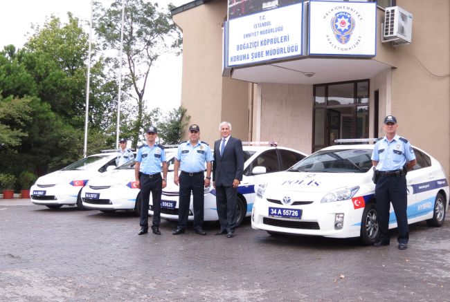 BOĞAZ KÖPRÜLERİNİN GÜVENLİĞİ TOYOTA’NIN ÇEVRECİ HİBRİT OTOMOBİLLERİNE EMANET