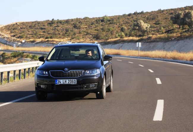 Skoda Octavia Ailesi,  Combi 4×4 ile Güçleniyor