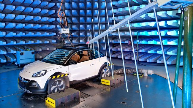 Opel’in Trafik Güvenliğine ve Akıcılığına Katkı Sağlayacak İletişim Sistemi