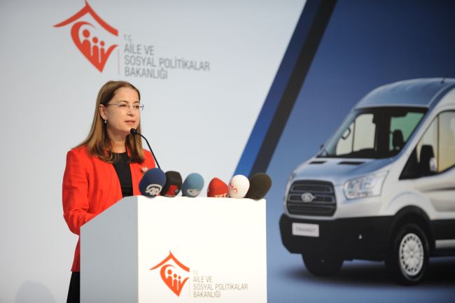 Aile ve Sosyal Politikalar Bakanlığı 135 adet Ford Transit minibüs aldı
