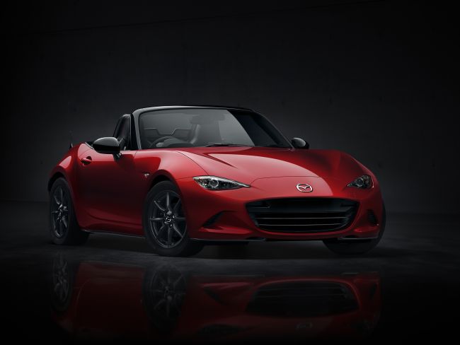Mazda yepyeni MX-5’i Barselona’daki yeni etkinlik merkezinde medyaya tanıttı