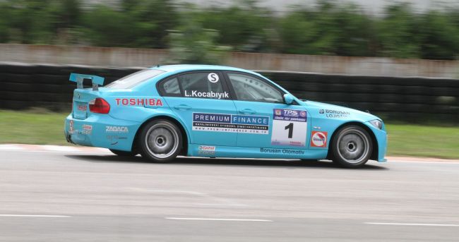 Türkiye Pist Şampiyonası 2014 sezonunun 4’üncü ayağı  19-20 Eylül tarihlerinde İzmir Ülkü Yarış Pisi’nde gerçekleşiyor.