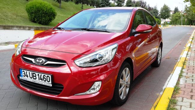 Hyundai Accent Blue 1.4 D-CVVT motor CVT otomatik şanzıman benzinli Testi