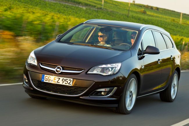 Opel, Astra modelinde ekim ayına özel kampanyalar ile cazip fırsatlar sunuyor