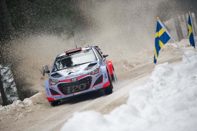 HYUNDAI i20 WRC İSVEÇ’TE PODYUMA ÇIKTI