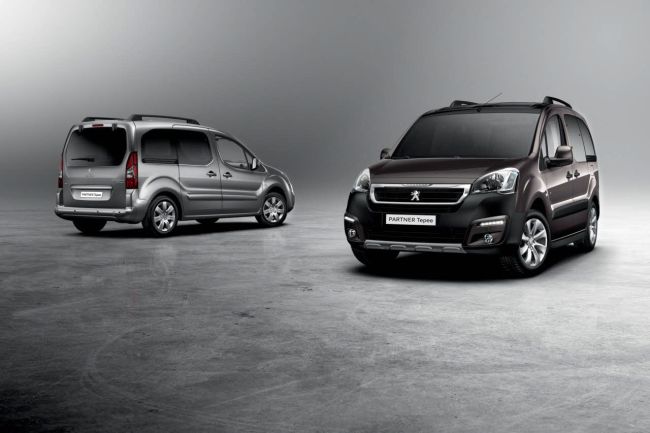 15. Uluslararası Otomobil Fuarı Auto Show 2015’de Peugeot Kararlı ve İddialı