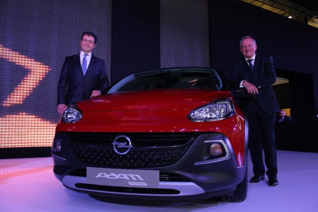 Opel’den Dört Türkiye Prömiyeri