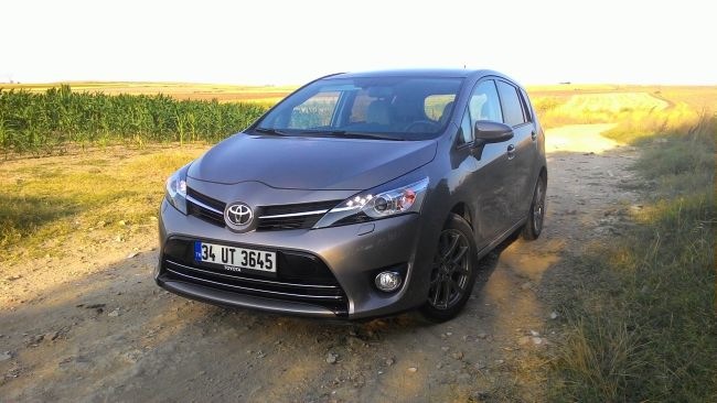Toyota Verso 1.6 D-4D Premium Navi Testi