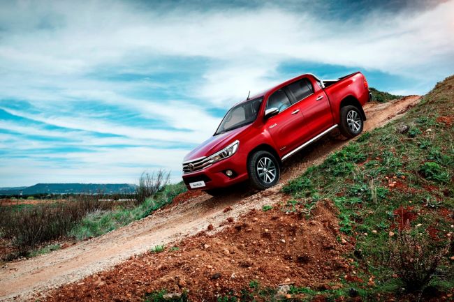 YENİ HILUX’IN FİYATI AÇIKLANDI
