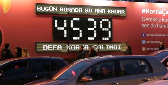 Toyota’nın “KORNA ÇALMA, HUZURUMU ÇALMA” Projesi İçin Billboard